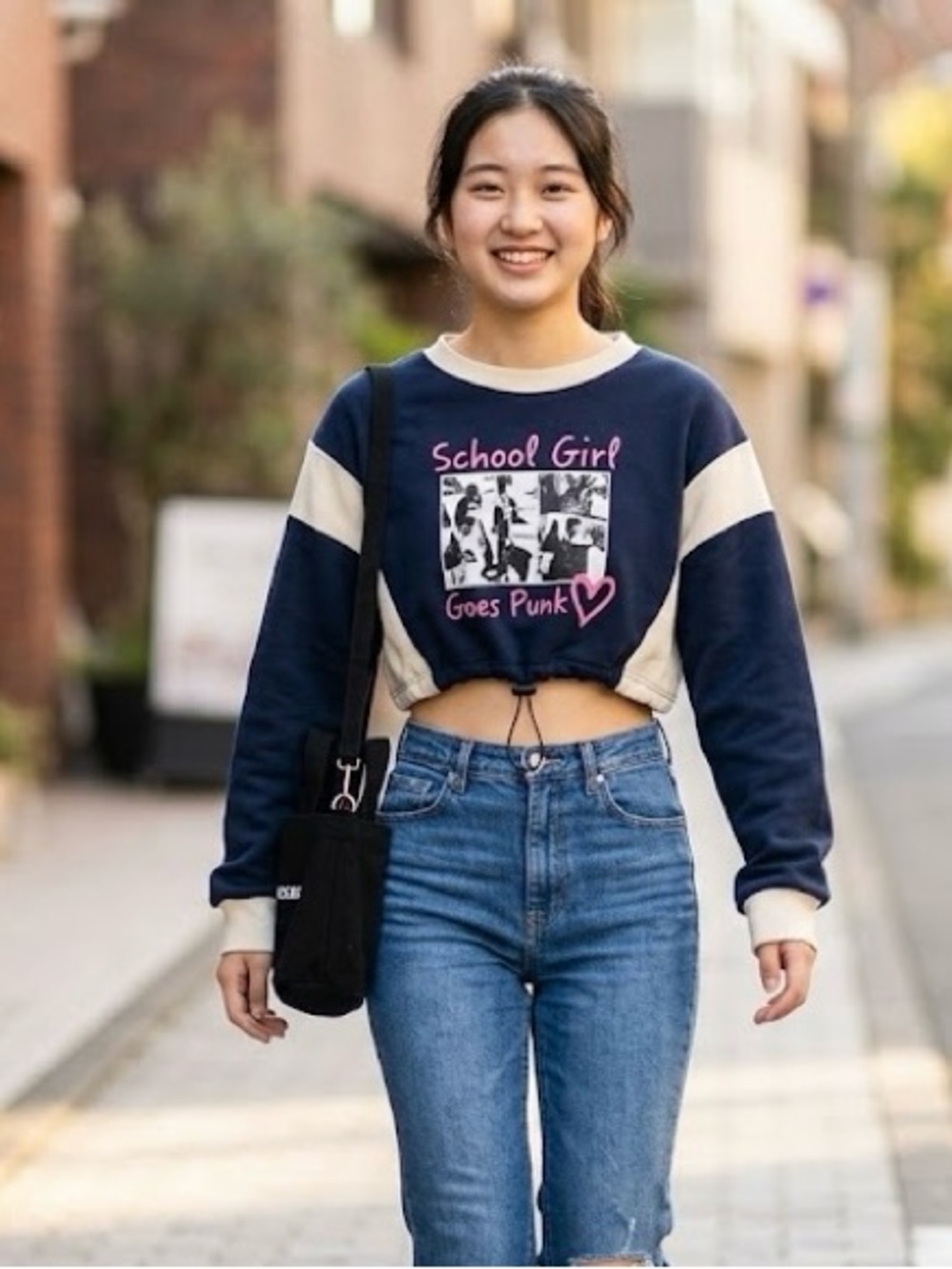 CHUU Navy and Cream Graphic Women's Crew Neck Sweater